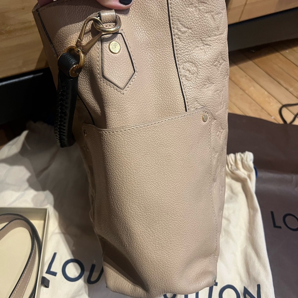 🥳SALE 🥳LIKE NEW AUTHENTIC LOUIS VUITTON CROSSBODY/TOP HANDLE BAG💕🥰❤️ - Picture 6 of 16